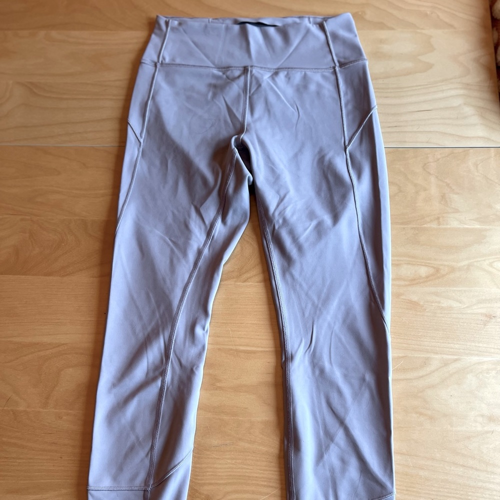 Lululemon In Movement Tight 25" *Everlux in Dark Chrome size US 8